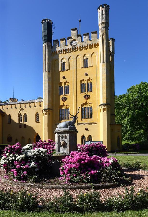 Hotel Zámek Nečtiny Esterno foto