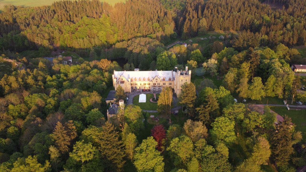 Hotel Zámek Nečtiny Esterno foto